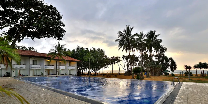 Exotická Srí Lanka: 4* resort se zahradou, bazény a přímo u písčité pláže