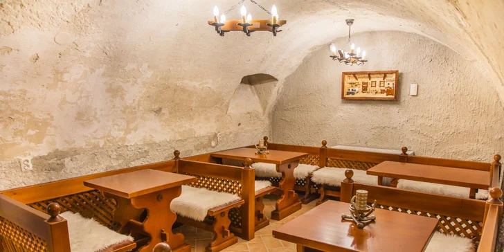 Romantický pobyt na Slovensku: 4* historický zámeček se snídaní či polopenzí a neomezeným wellness