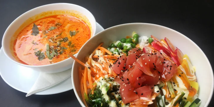 Závitky nebo polévka, poké bowl podle výběru ze 4 druhů a domácí limonáda