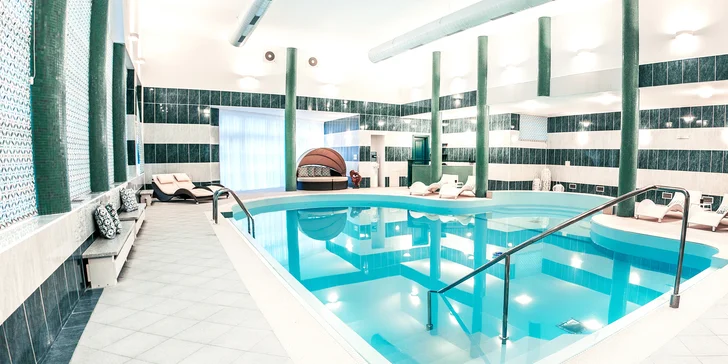 Romantický pobyt na Slovensku: 4* historický zámeček se snídaní či polopenzí a neomezeným wellness