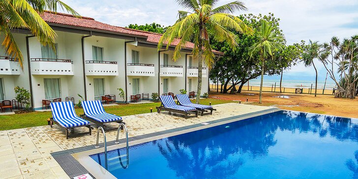 Exotická Srí Lanka: 4* resort se zahradou, bazény a přímo u písčité pláže v oblasti Kalutara