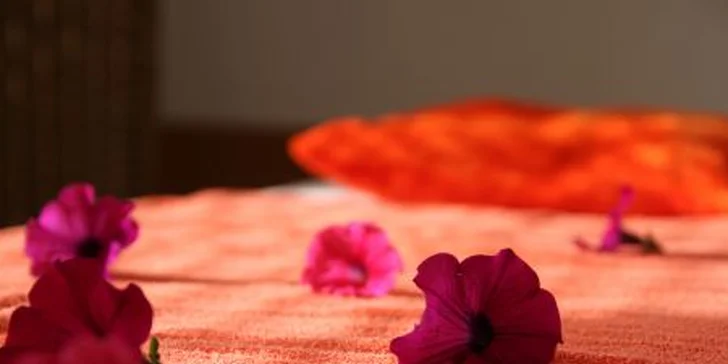 120 minut smyslného relaxu pro ženy: tantra masáž