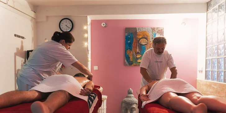 Masáž podle výběru ze druhů: přístrojová, relaxační nebo kokosová vč. peelingu