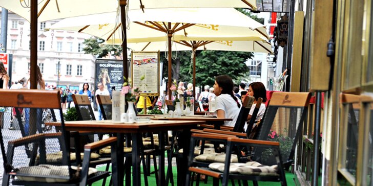 Pobyt v 5* hotelu v centru Prahy: snídaně, láhev vína i varianta s masáží