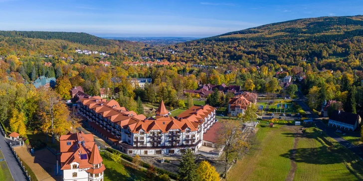 Dovolená v polských Jizerkách pro páry i rodiny: wellness pobyt v pohádkovém hotelu