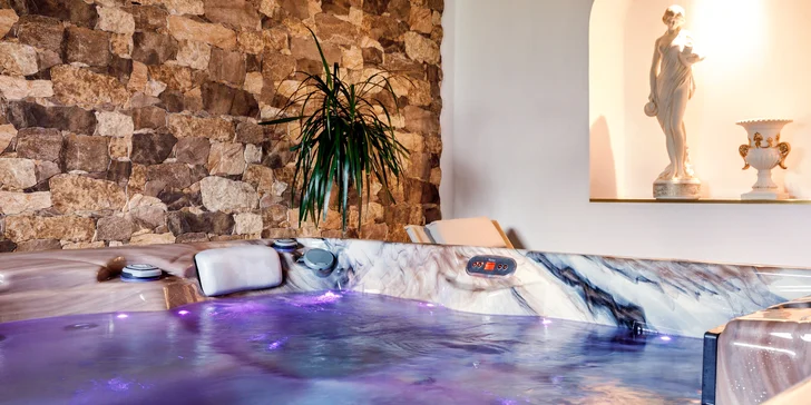 Pobyt u Ohře nedaleko Varů: komfortní pokoje, jídlo a relax ve wellness