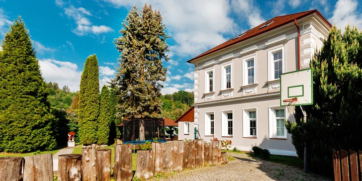Pobyt u Ohře nedaleko Varů: komfortní pokoje, jídlo a relax ve wellness