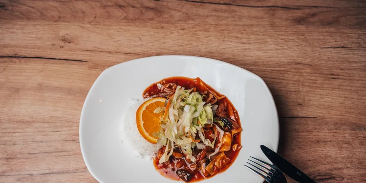 Asijské menu pro jednoho i dva: na výběr xap xúí a teriyaki omáčka, s masem nebo tofu či krevetami