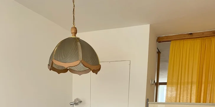 Prodlužování řas metodou řasa na řasu nebo volume lashes 2D až 5D