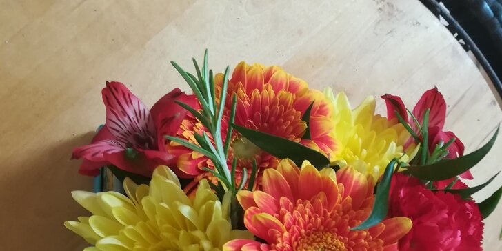 Květinová dárková krabička: tímhle potěšíte každou ženu