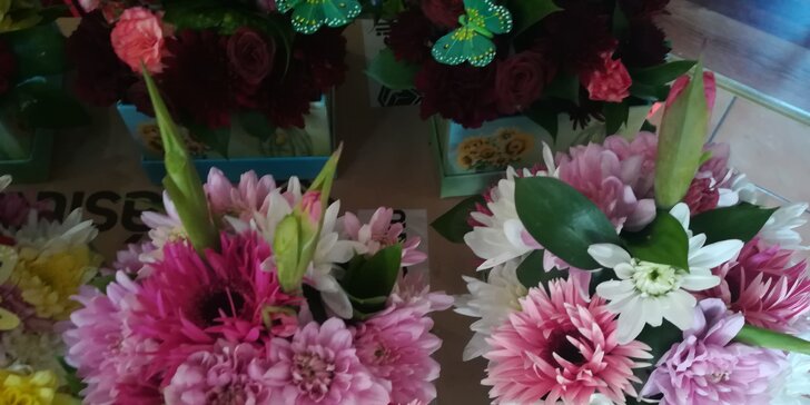 Květinová dárková krabička: tímhle potěšíte každou ženu