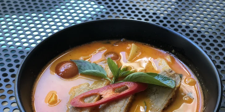 Thajské dobroty pro dva: Tom Kha Chicken, Green curry pork i rýžové kuličky
