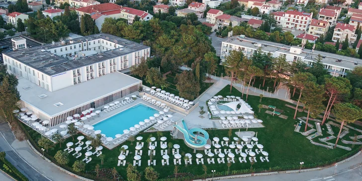 4* all inclusive pobyt na Krku: hotel u moře, bazény se skluzavkami, animace a vstup do akvária