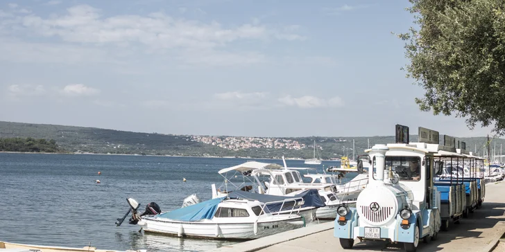 4* all inclusive pobyt na Krku: hotel u moře, bazény se skluzavkami, animace a vstup do akvária