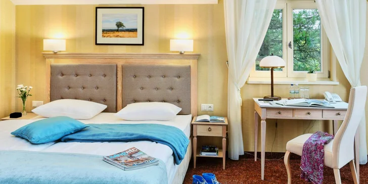 4* pobyt ve Sklářské Porubě: historický hotel se zahradou, neomezeně wellness a snídaně