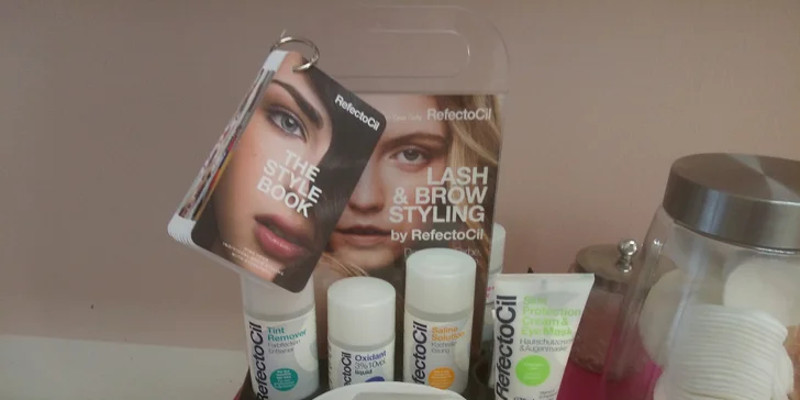 Prodloužení řas, objem pomocí metody Lash Lifting, úprava obočí i depilace rtu