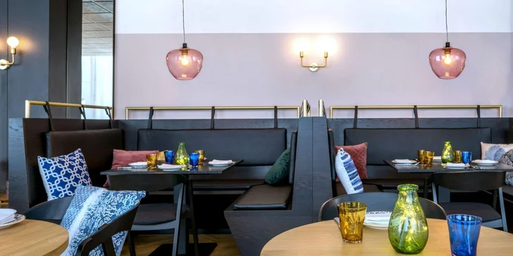 Degustační menu pro dva: krevety, rib eye steak, čokoládový lava cake i víno