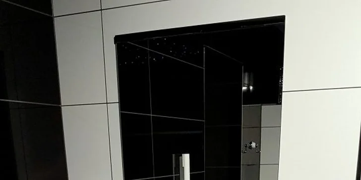 120 minut privátní vířivky pro 2-4 osoby: varianta s lahví sektu i infrasaunou