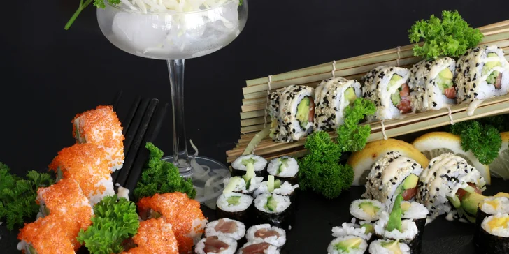 Japonsko v centru Ostravy: set 50 ks sushi s rybami i zeleninou a ovocem