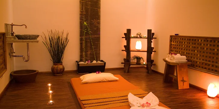 Pobyt v 5* hotelu v centru Prahy: snídaně, láhev vína, masáž i prohlídka Prahy