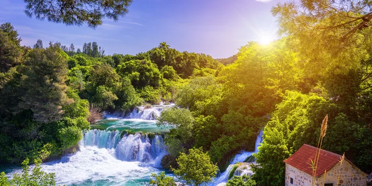 Poznejte Dalmácii: hotel ve Vodicích a výlety do NP Krka, Kornati i Šibeniku, vč. polopenze a dopravy