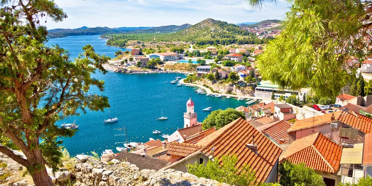 Poznejte Dalmácii: hotel ve Vodicích a výlety do NP Krka, Kornati i Šibeniku, vč. polopenze a dopravy