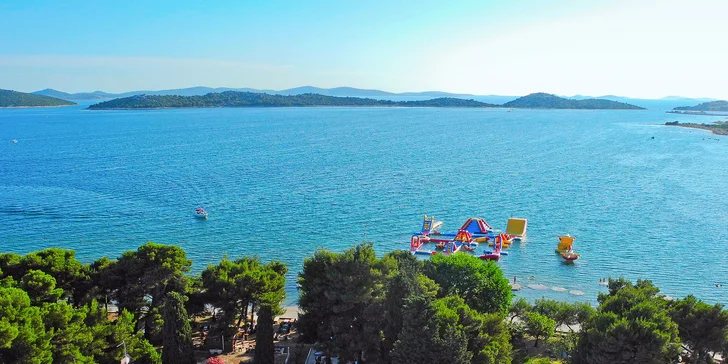 Poznejte Dalmácii: hotel ve Vodicích a výlety do NP Krka, Kornati i Šibeniku, vč. polopenze a dopravy