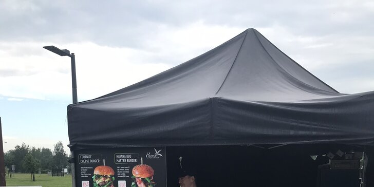 1 nebo 2 burgery MASTER BBQ či FORTNITE CHEESE a domácí hranolky od Burgermastera zoceleného na burgerstreet festivalu
