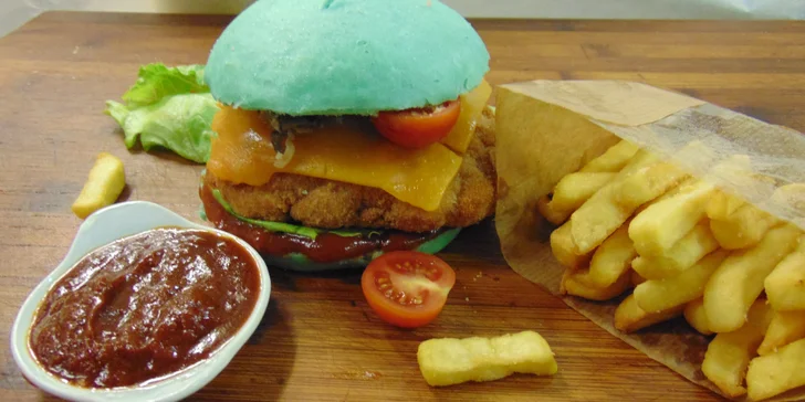 300g burger podle výběru, porce hranolků a omáčka pro 1 i 2 osoby