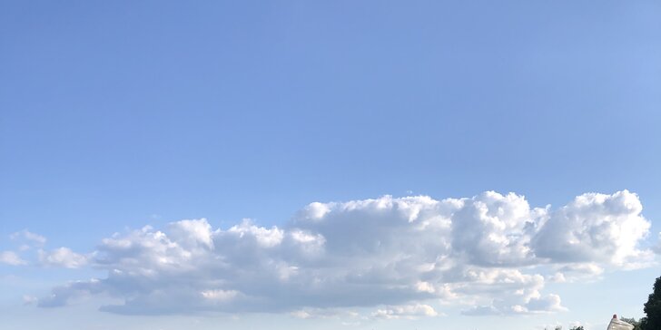 S hlavou v oblacích: vyhlídkový let Cessnou nad Macochou a Kroměříží