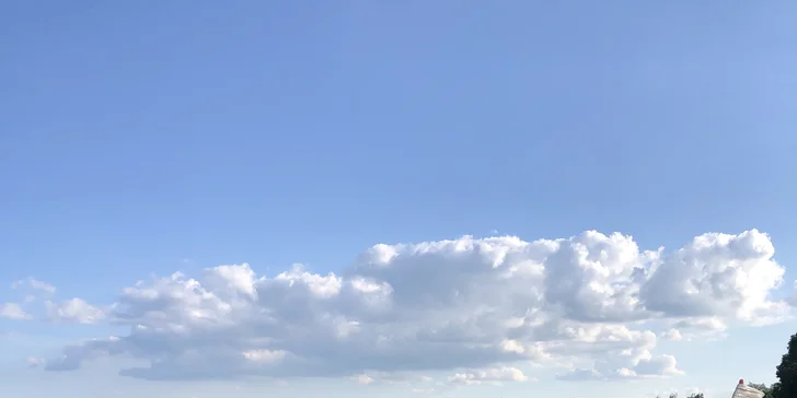 S hlavou v oblacích: vyhlídkový let Cessnou nad Macochou