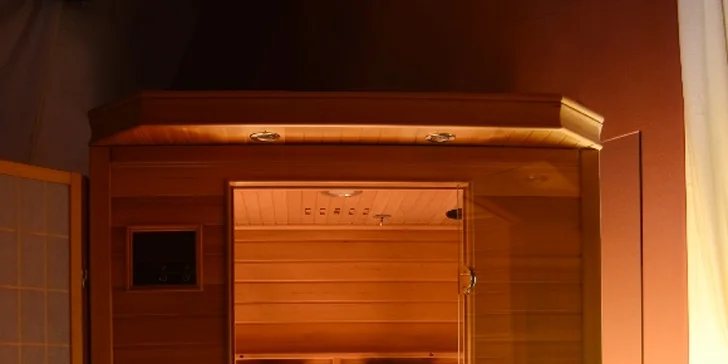Privátní relax v hydromasážní vaně a infrasauně na 60–240 min. i romantický balíček na celou noc