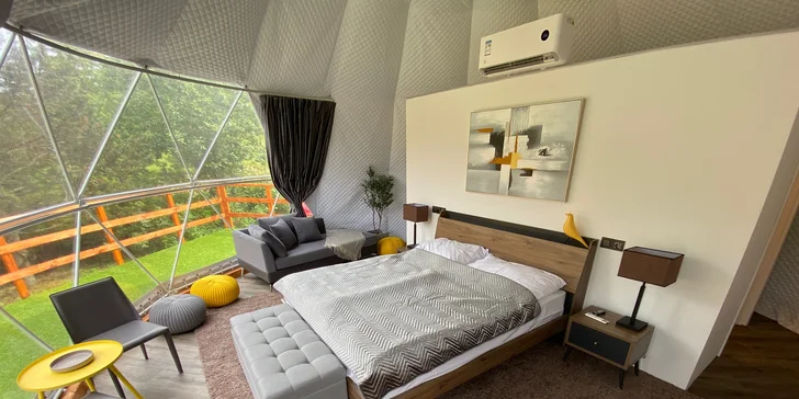 Luxusní kempování: moderní igloo až pro 4 osoby, uprostřed zeleně a s veškerým zázemím