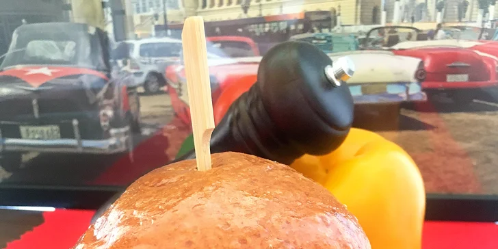 1 nebo 2 burgery MASTER BBQ či FORTNITE CHEESE a domácí hranolky od Burgermastera zoceleného na burgerstreet festivalu