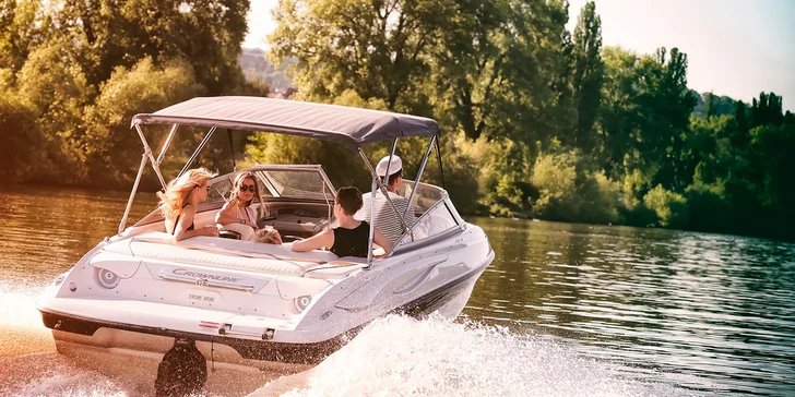 Soukromá jízda na luxusním motorovém člunu až pro 5 osob na 20–120 minut