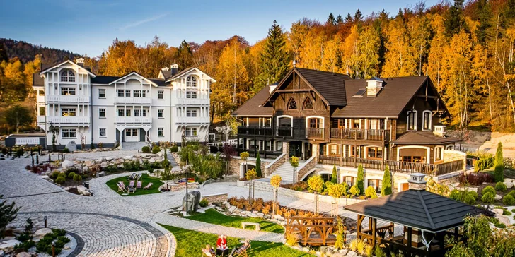 Přepychový resort ve Sklářské Porubě: apartmány pro páry i rodiny, strava a wellness a až 2 děti zdarma