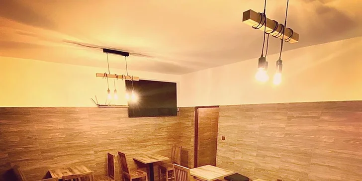 3chodové letní menu pro 2 nebo 4: kuře, stripsy, vývar i grilovaný ananas