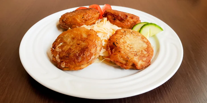 Placičky plněné tvarůžky pro jednoho i pro dva v restauraci U Radnice