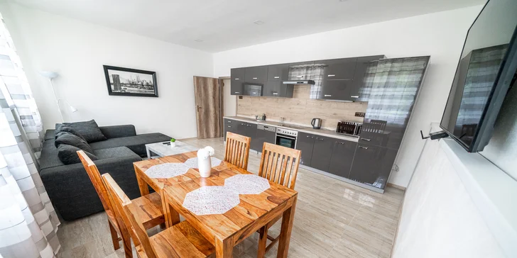 Pohoda na Šumavě pro partu i rodinu: nové a vybavené apartmány s kuchyní