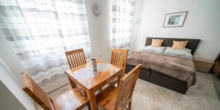 Pohoda na Šumavě pro partu i rodinu: nové a vybavené apartmány s kuchyní