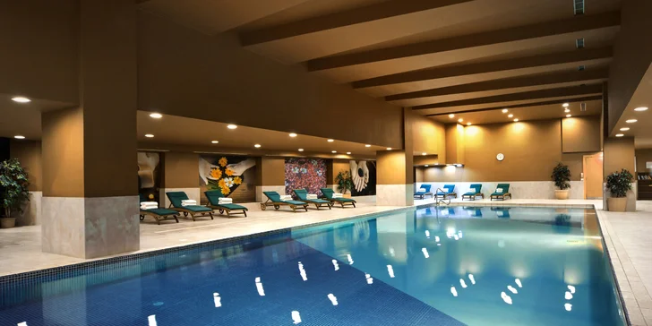 Až 15denní dovolená v 5* hotelu na Maltě přímo u pláže: snídaně, bazény a pobyt pro dítě do 12,9 let zdarma
