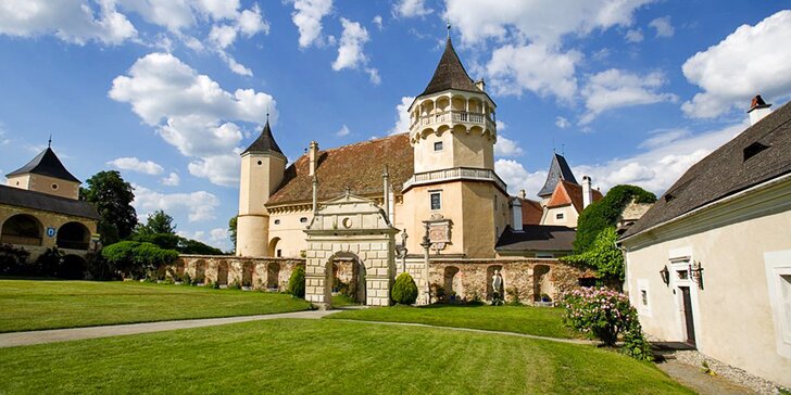 Jednodenní výlet autokarem: pohádkové zahrady Dolního Rakouska a renesanční zámek Rosenburg