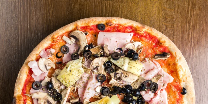Jedinečná bezlepková pizza z cuketového těsta nebo klasická pizza dle výběru