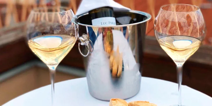 Pochutnejte si: káva a dezert i obložený talíř a prosecco či víno pro 2 osoby