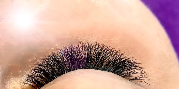 Prodlužování řas metodou řasa na řasu nebo volume lashes 2D až 5D