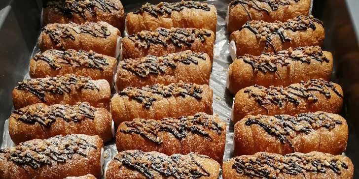 Kremrolky dle výběru s různými náplněmi: borůvka, skořice i slaný karamel