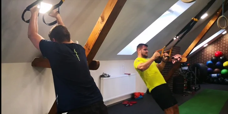 Přijďte si vytvarovat tělo: 1-5 vstupů na lekce TRX a tabaty