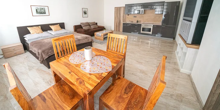 Pohoda na Šumavě pro partu i rodinu: nové a vybavené apartmány s kuchyní