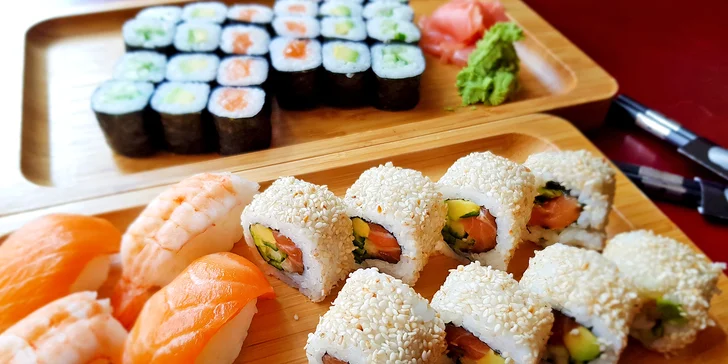 Sushi sety: 26 vegetariánských rolek, 16 s lososem nebo 32 ks maki