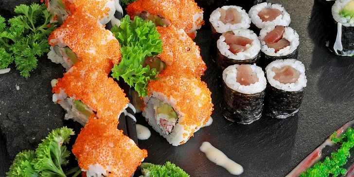 Japonsko v centru Ostravy: set 50 ks sushi s rybami i zeleninou a ovocem